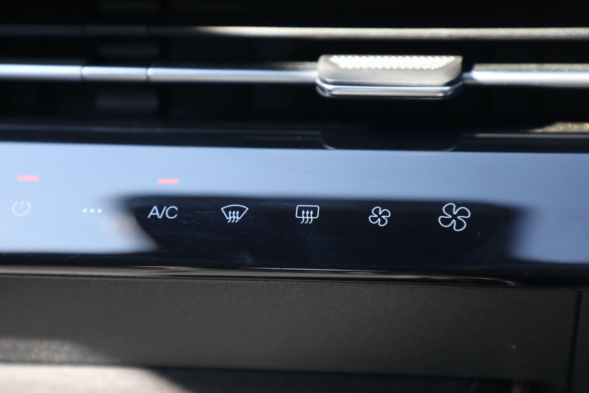 Large vehicle image